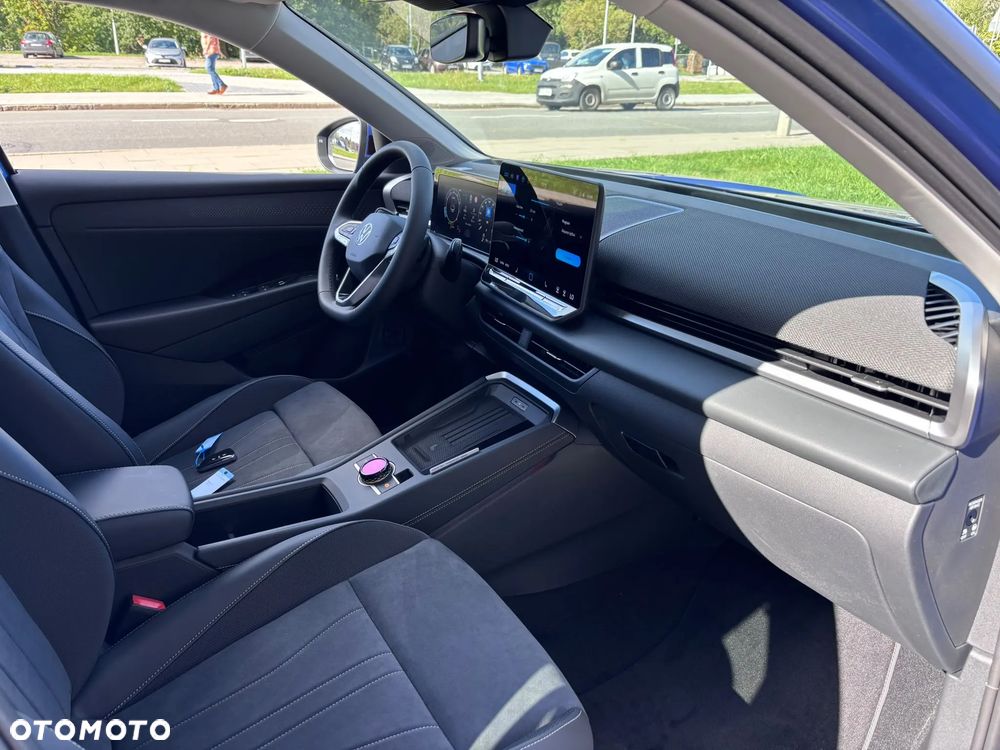 Volkswagen T-Roc 1.5 eTSI Style DSG - 24