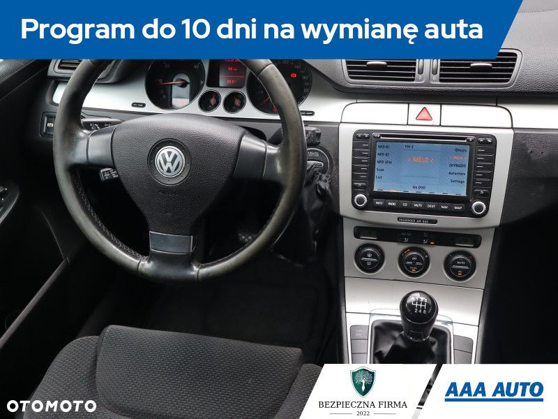 Volkswagen Passat - 8