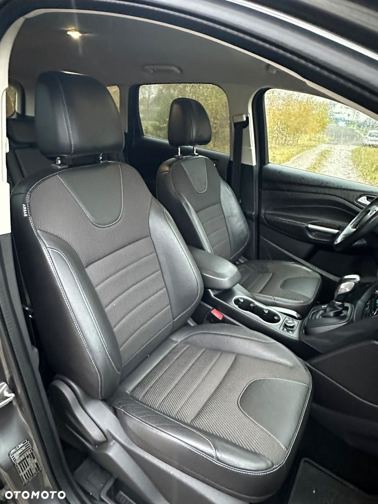 Ford Kuga 2.0 TDCi 4x4 Titanium - 33
