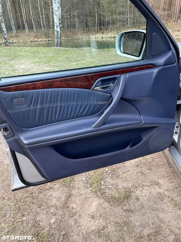 Mercedes-Benz Klasa E - 7