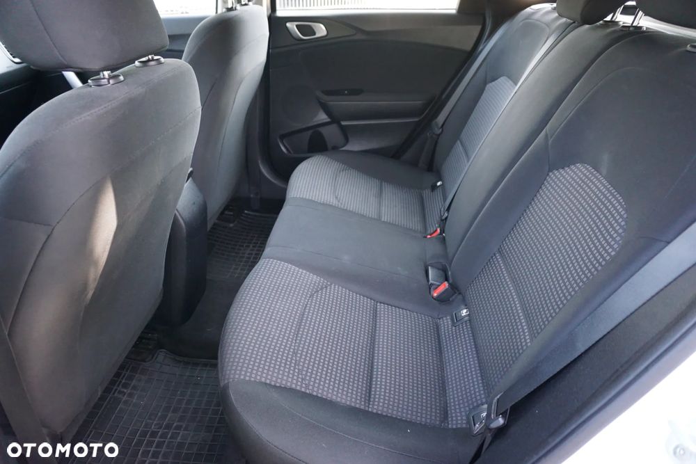 Kia Ceed 1.6 CRDi SCR M - 9