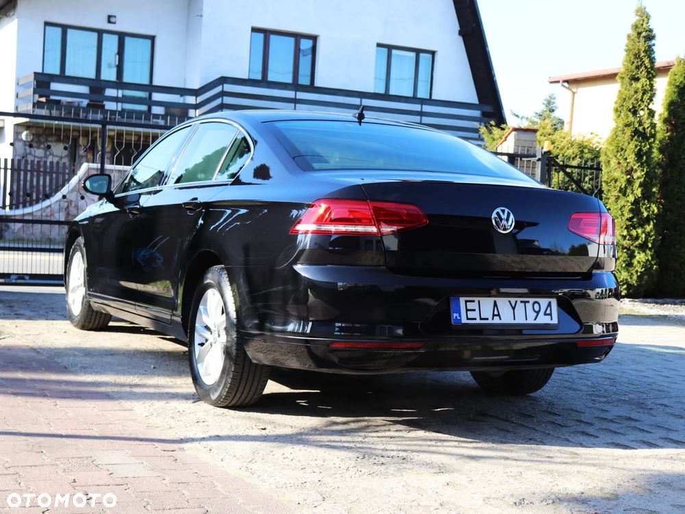 Volkswagen Passat 2.0 TDI SCR DSG Comfortline - 8