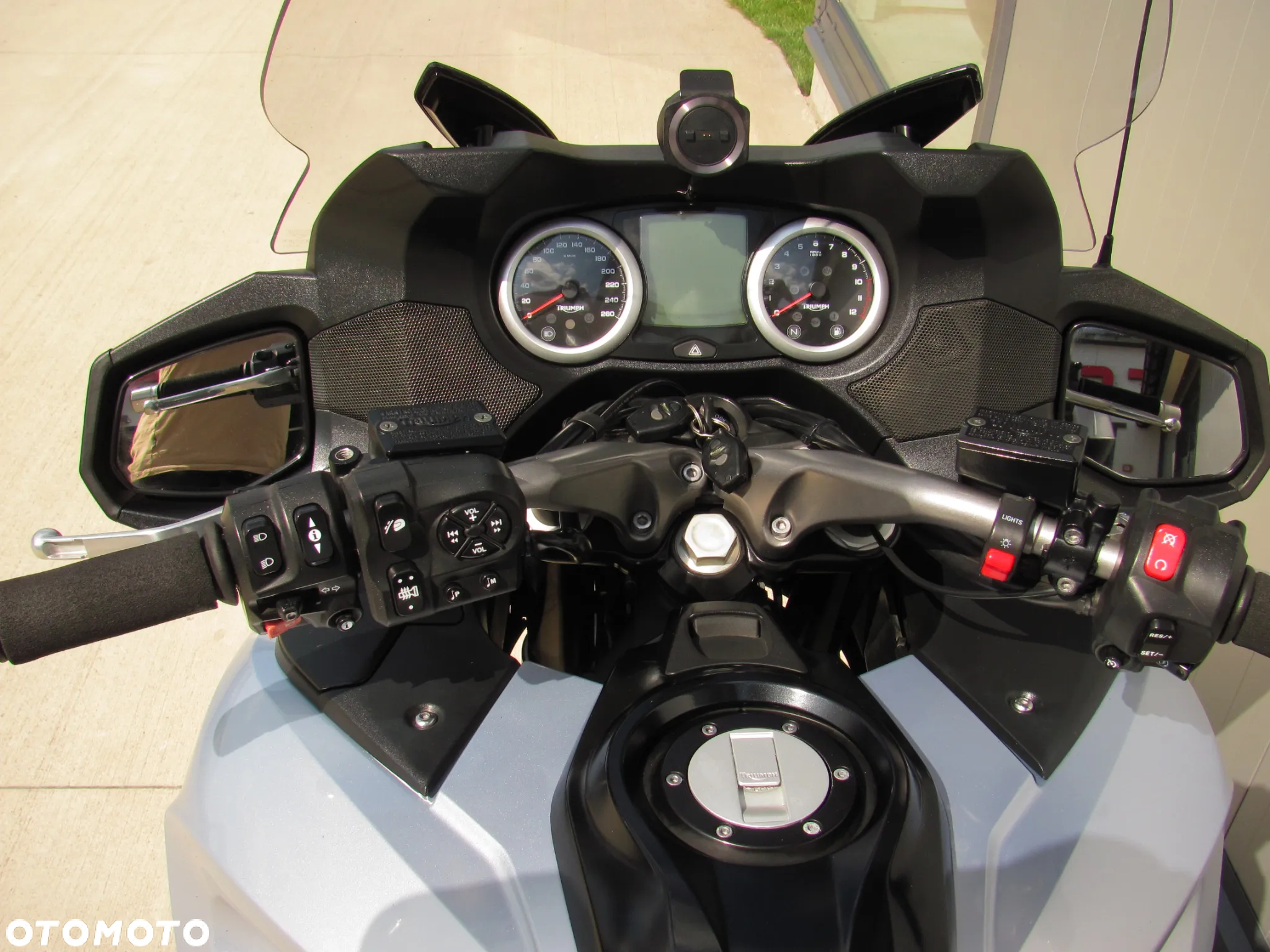 Triumph Trophy - 10