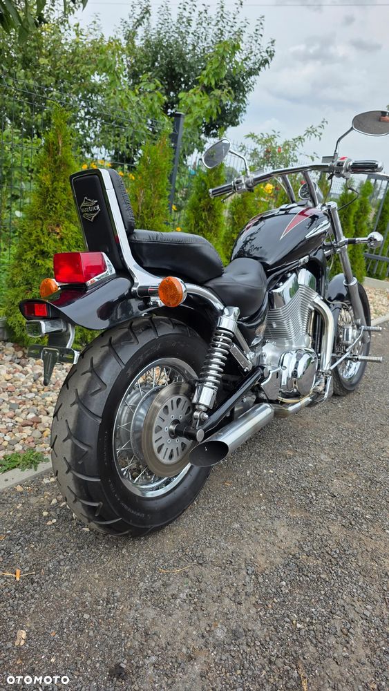 Suzuki Intruder - 5