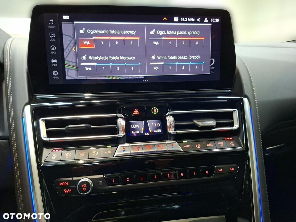 BMW Seria 8 - 22