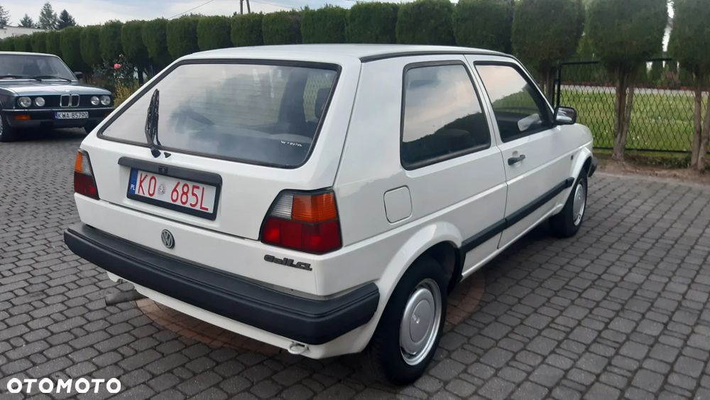 Volkswagen Golf - 22