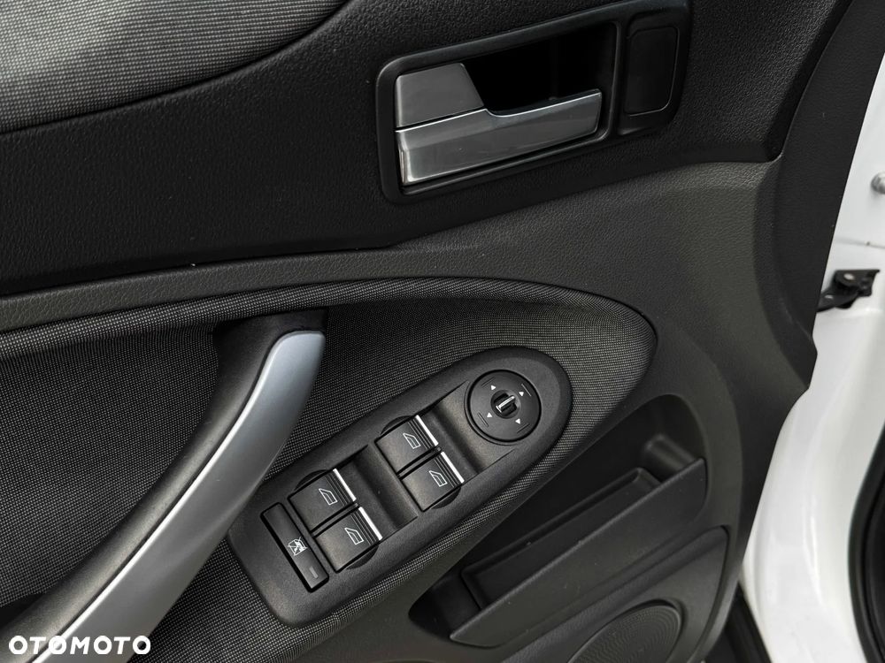 Ford Kuga 2.0 TDCi 4x4 Trend - 14