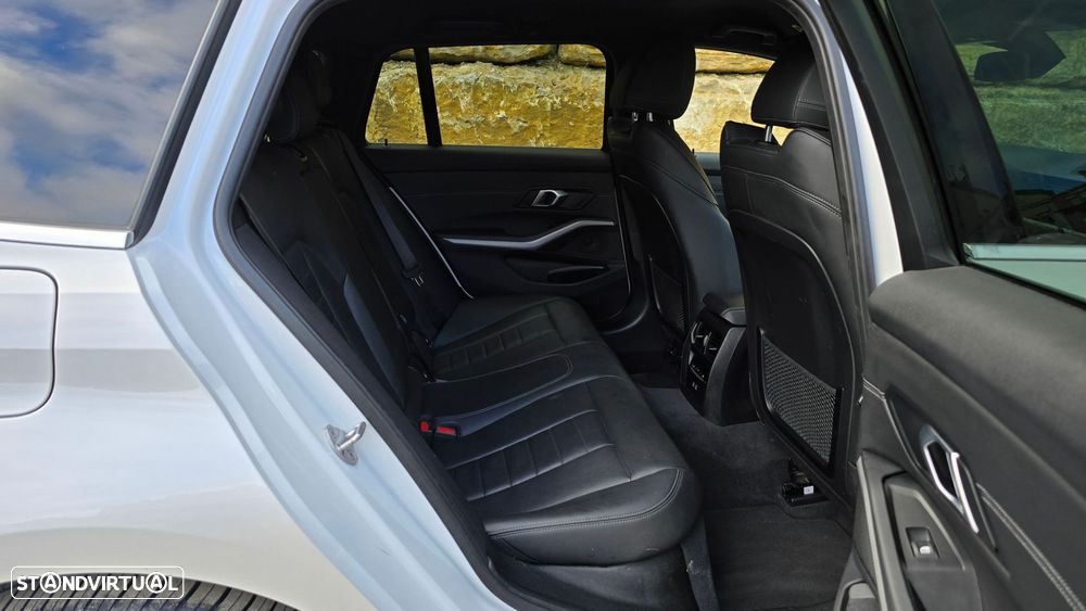 BMW 318 d Touring Line Sport Auto - 60