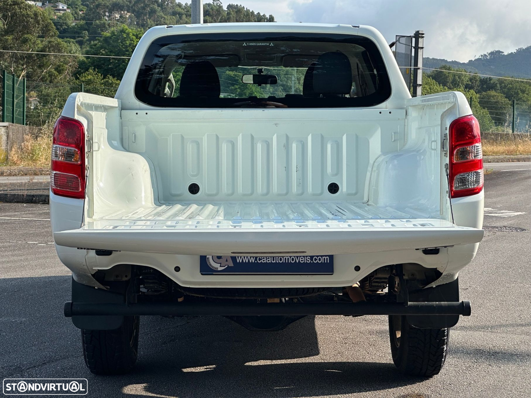 Mitsubishi L200 2.4 DI-D CD Invite 4WD - 16