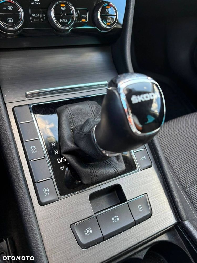 Skoda Superb 2.0 TDI SCR Style DSG - 27
