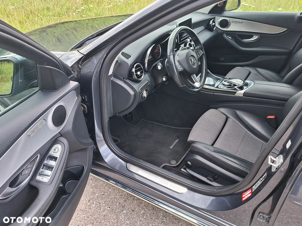 Mercedes-Benz Klasa C 180 7G-TRONIC Avantgarde - 28