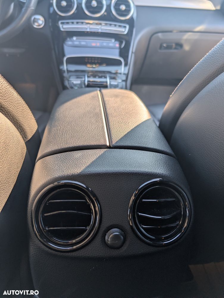 Mercedes-Benz GLC 300 4Matic 9G-TRONIC Exclusive - 39