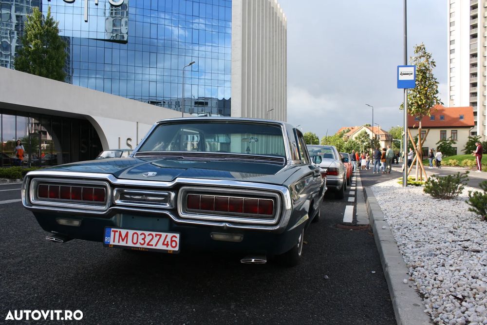 Ford Thunderbird - 9