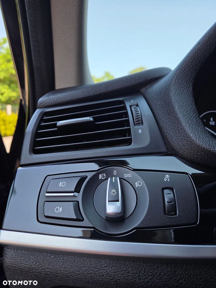 BMW X3 xDrive28i xLine - 32