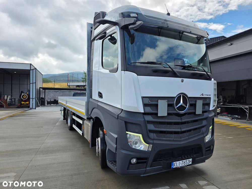 Mercedes-Benz Actros - 1