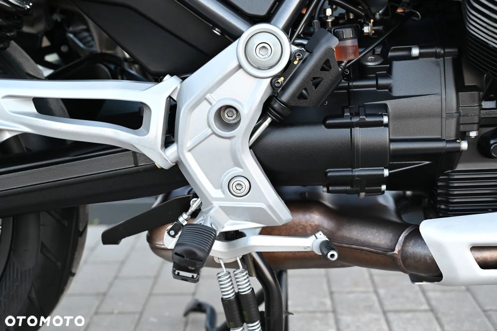 Moto Guzzi V85 - 31