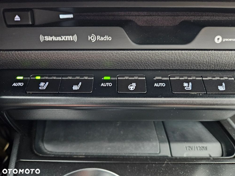 Lexus UX 250h (E-FOUR) Luxury Line - 16