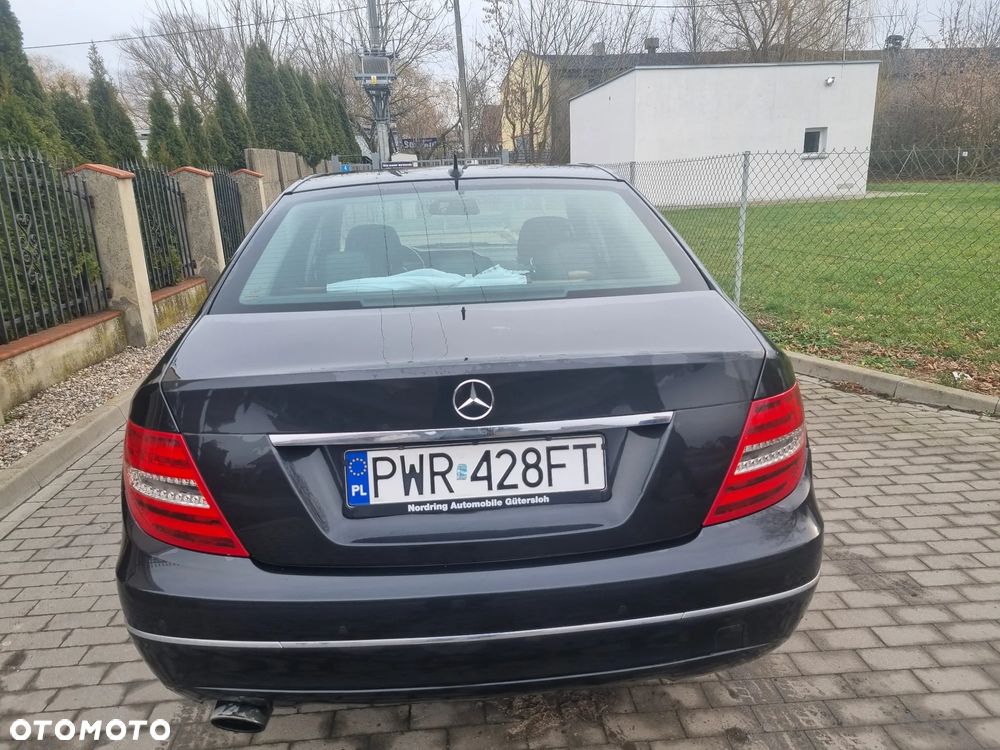 Mercedes-Benz Klasa C 200 CGI BlueEFFICIENCY Elegance - 6