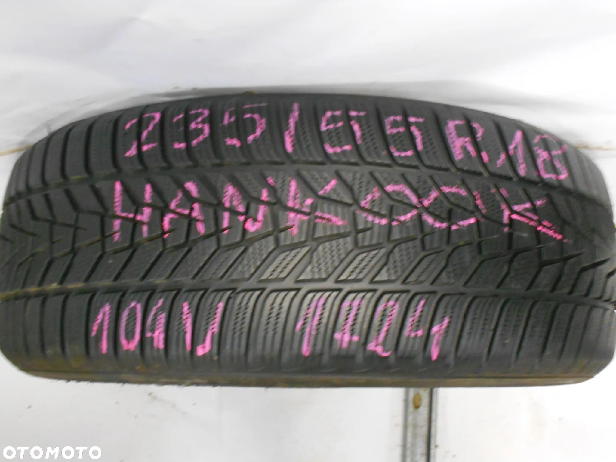 OPONA POJEDYNKA 235/55R 18 HANKOOK WINTER I'CEPT EVO3 X DOT 1724 7.7MM - 1