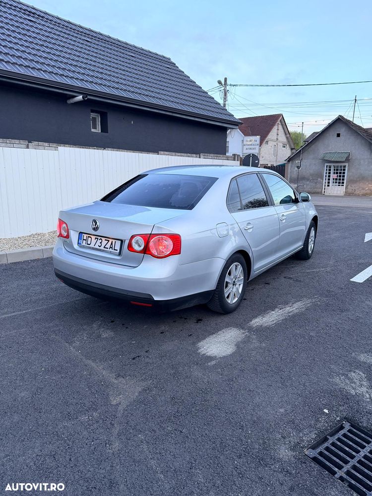 Volkswagen Jetta - 6