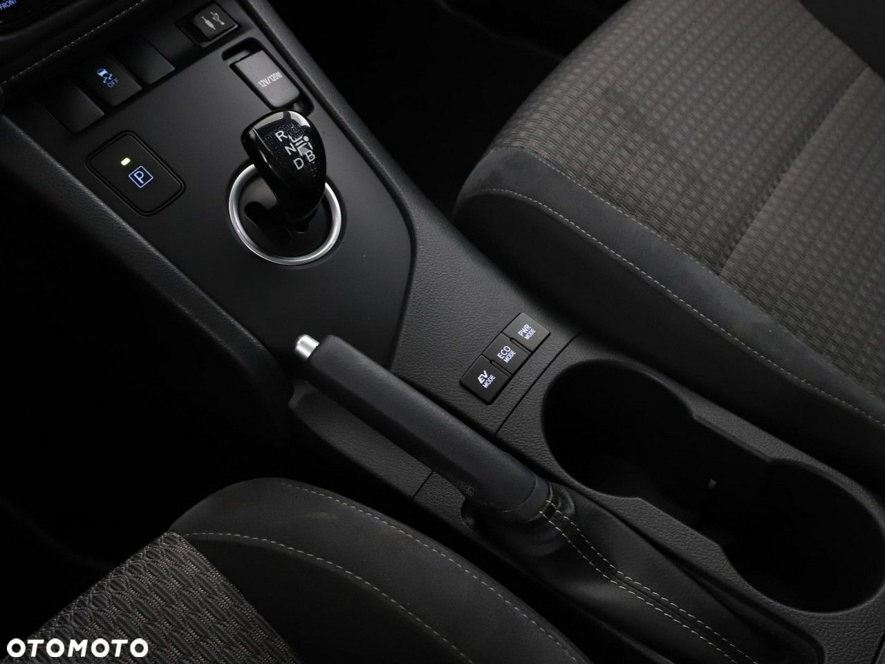 Toyota Auris 1.8 VVT-i Hybrid Automatik Edition - 27