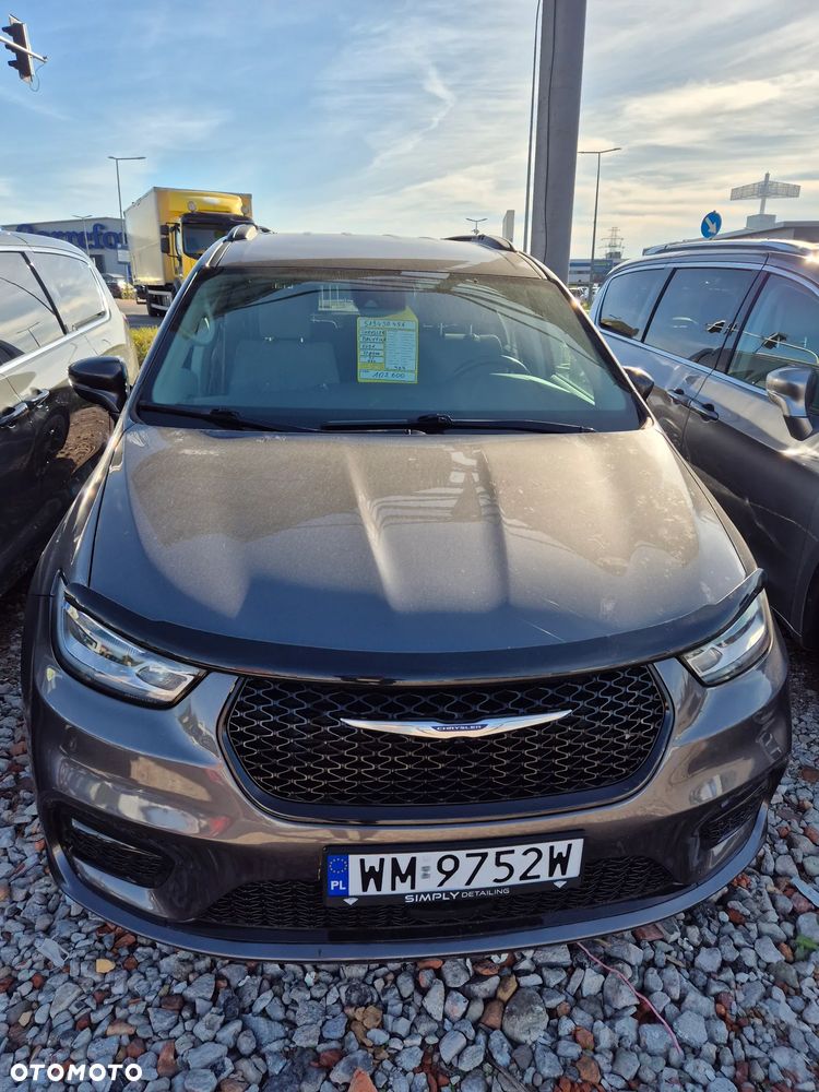 Chrysler Pacifica - 22