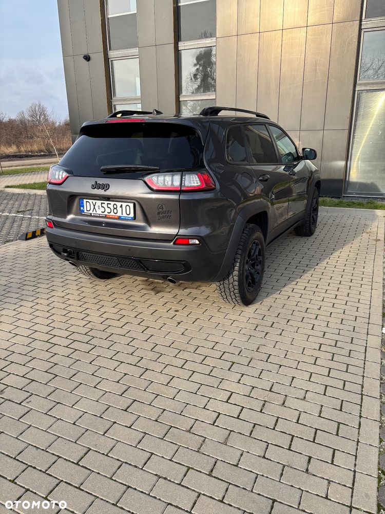Jeep Cherokee - 5