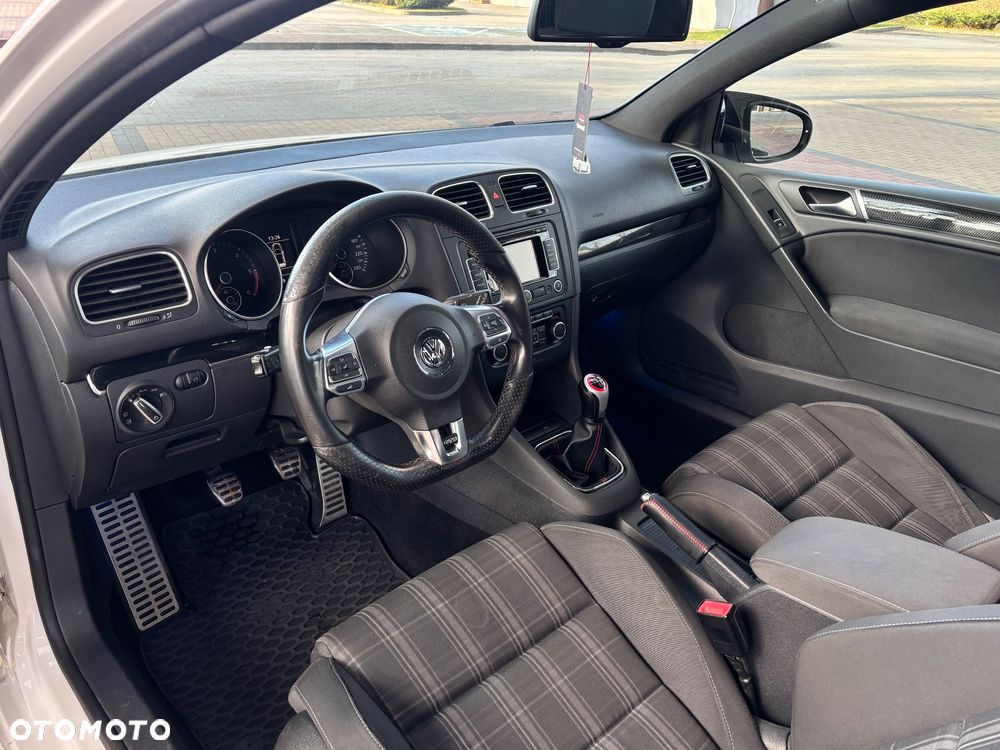 Volkswagen Golf - 12