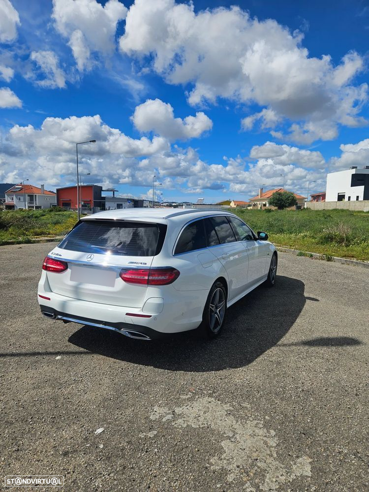 Mercedes-Benz E 300 de AMG Line - 4