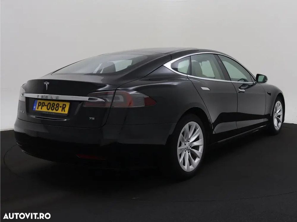 Tesla Model S - 2