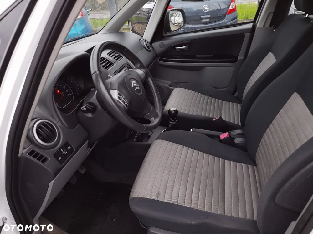 Suzuki SX4 1.6 Comfort Plus 4WD - 10