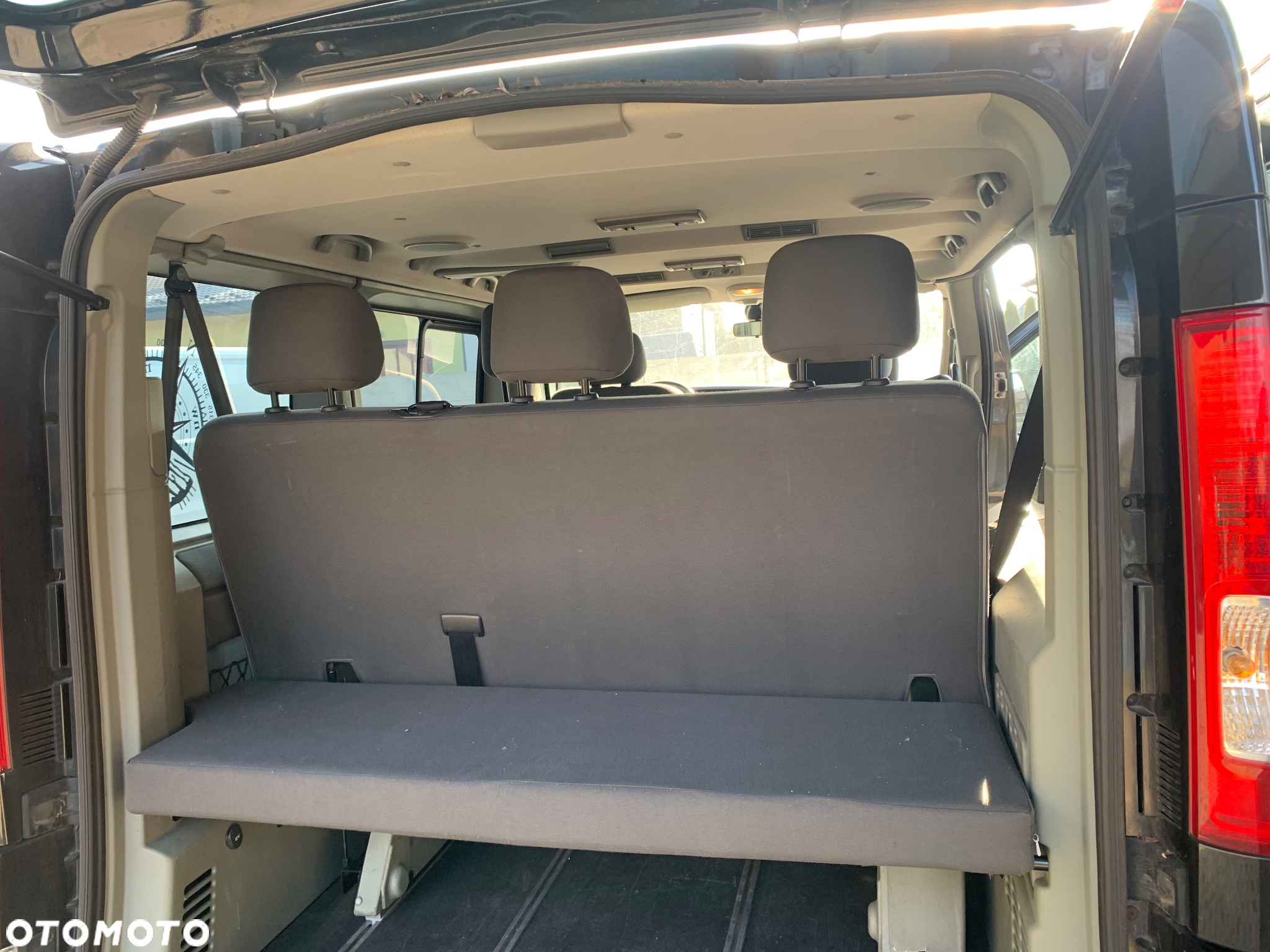 Opel Vivaro - 10