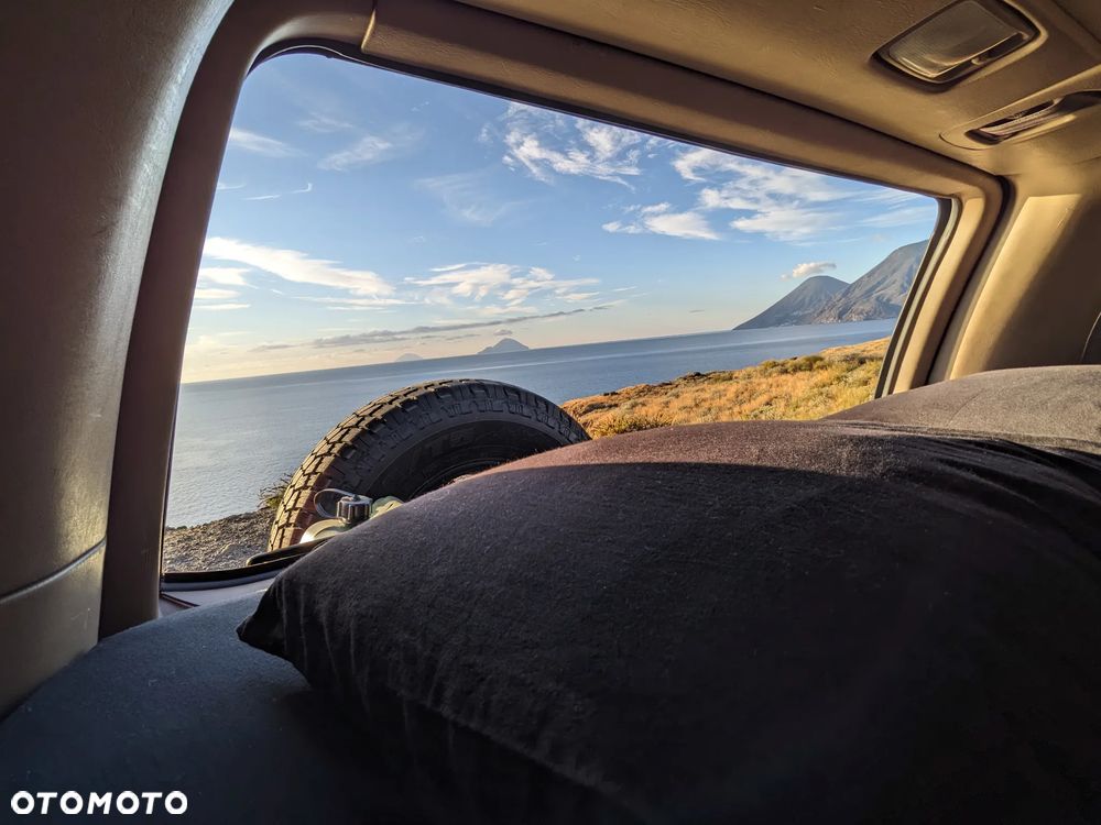 Toyota Sequoia - 5