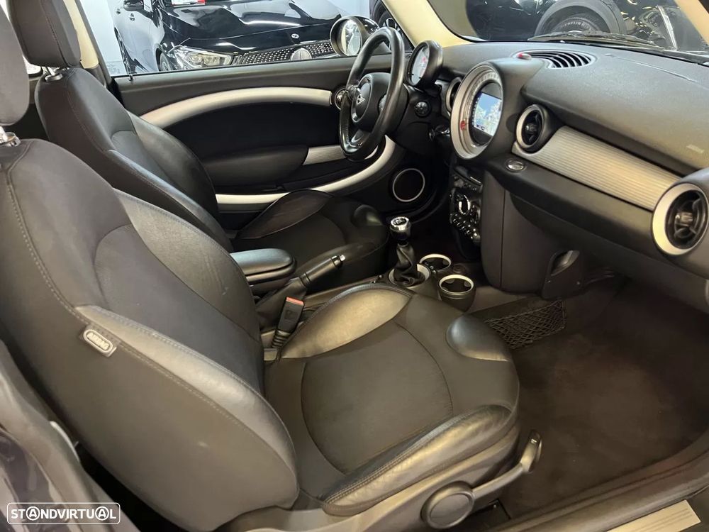 MINI 3 Portas Cooper D - 10