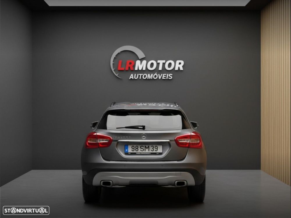 Mercedes-Benz GLA 180 d - 4