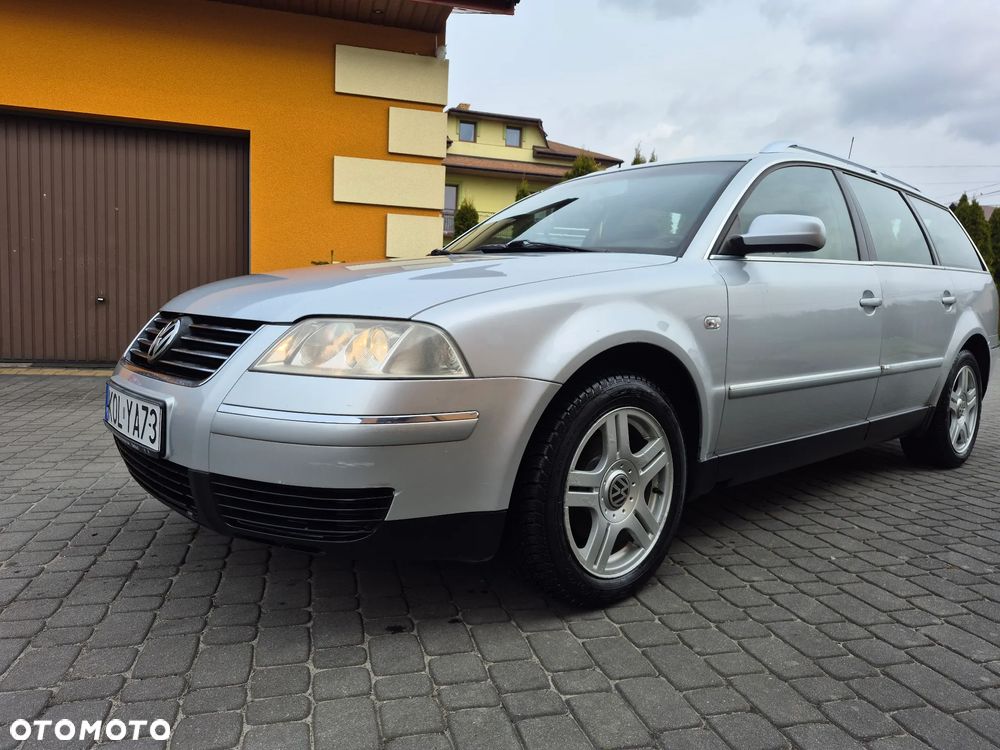 Volkswagen Passat - 1