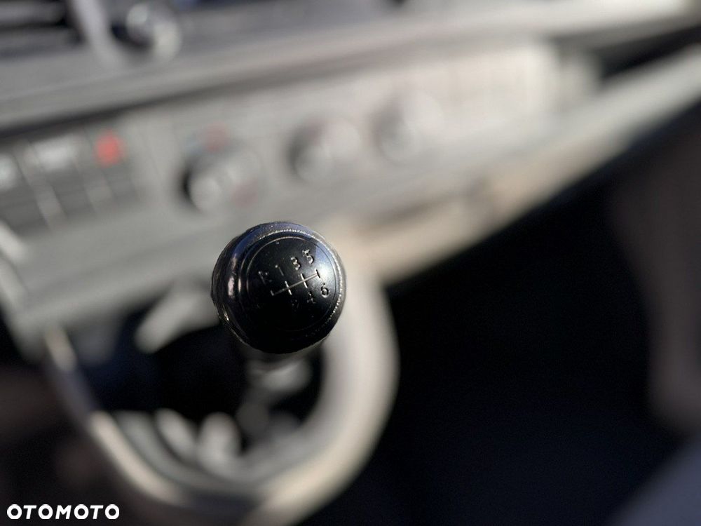 Volkswagen Transporter - 14