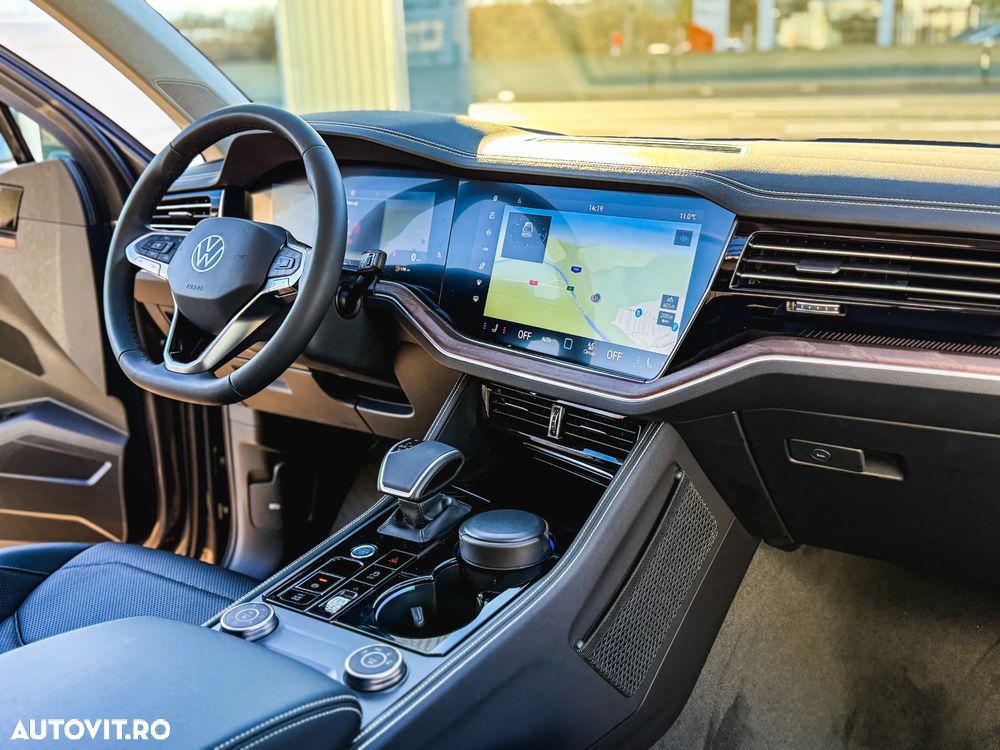 Volkswagen Touareg V6 TDI 4MOTION Elegance - 12