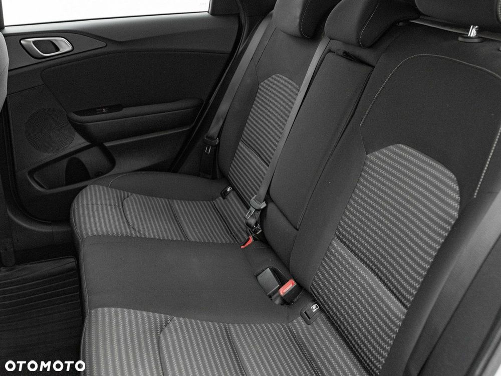 Kia Ceed 1.5 T-GDI M - 27