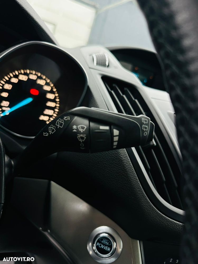 Ford Kuga 1.6 EcoBoost 2x4 Trend - 27