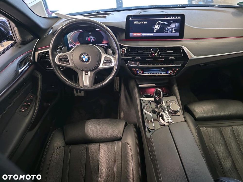 BMW Seria 5 540d xDrive M Sport Edition - 9