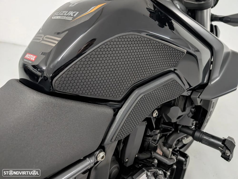 Suzuki GSX GSX-8S - 12