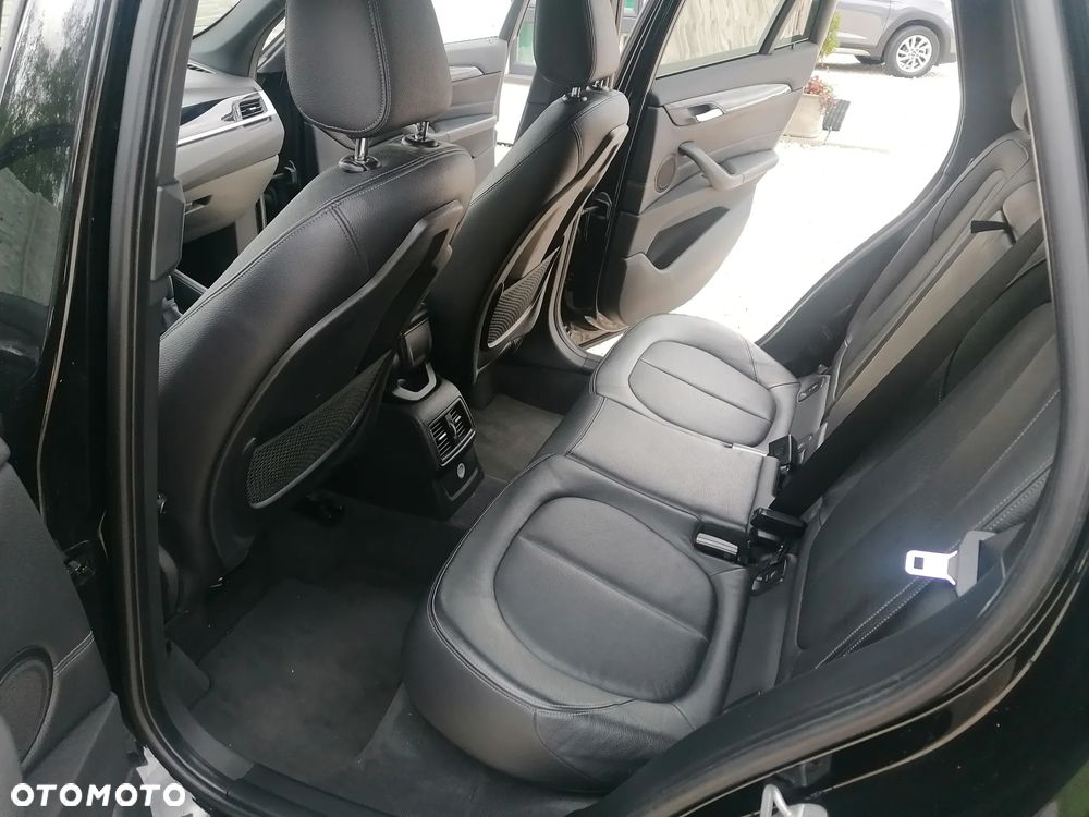 BMW X1 xDrive25i GPF xLine - 24