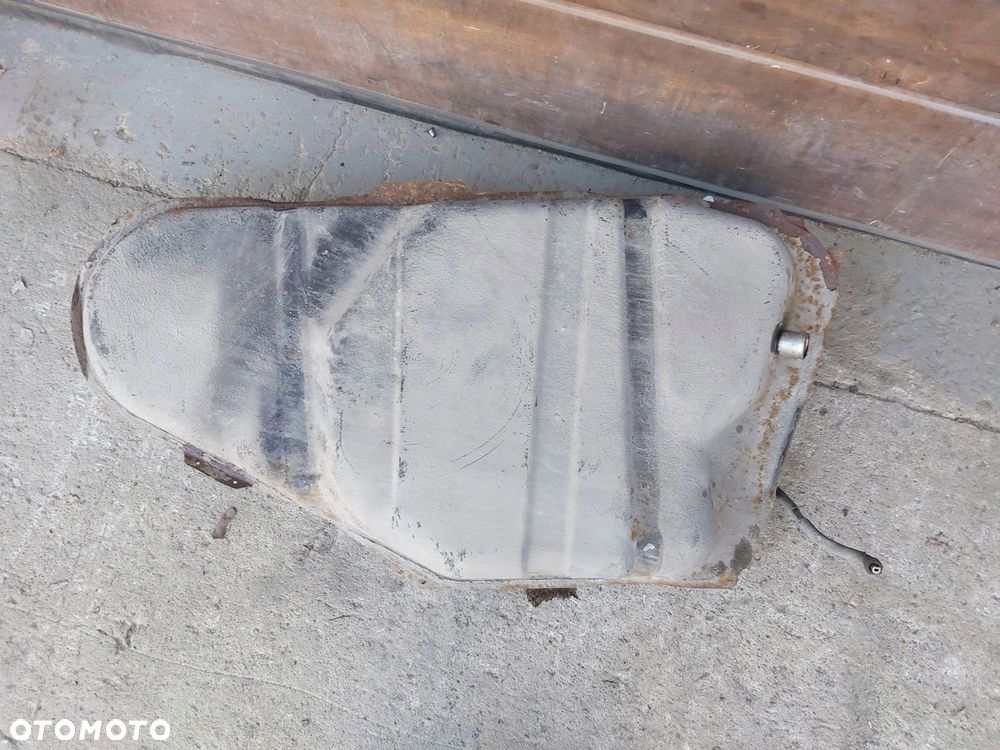 Toyota Corolla E12 zbiornik bak paliwa d4d - 6