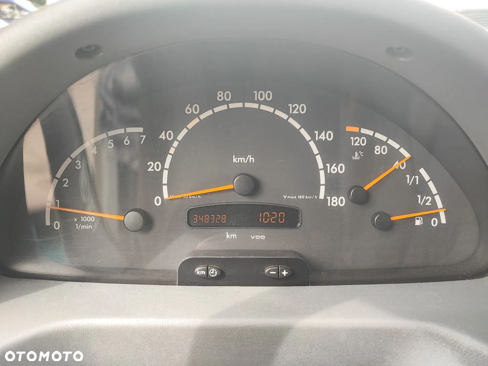 Mercedes-Benz Sprinter 413 - 22