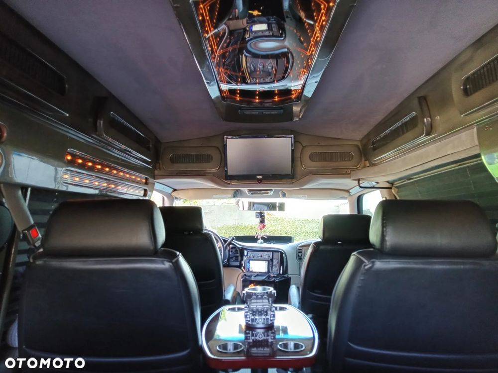 Chevrolet Astro - 26