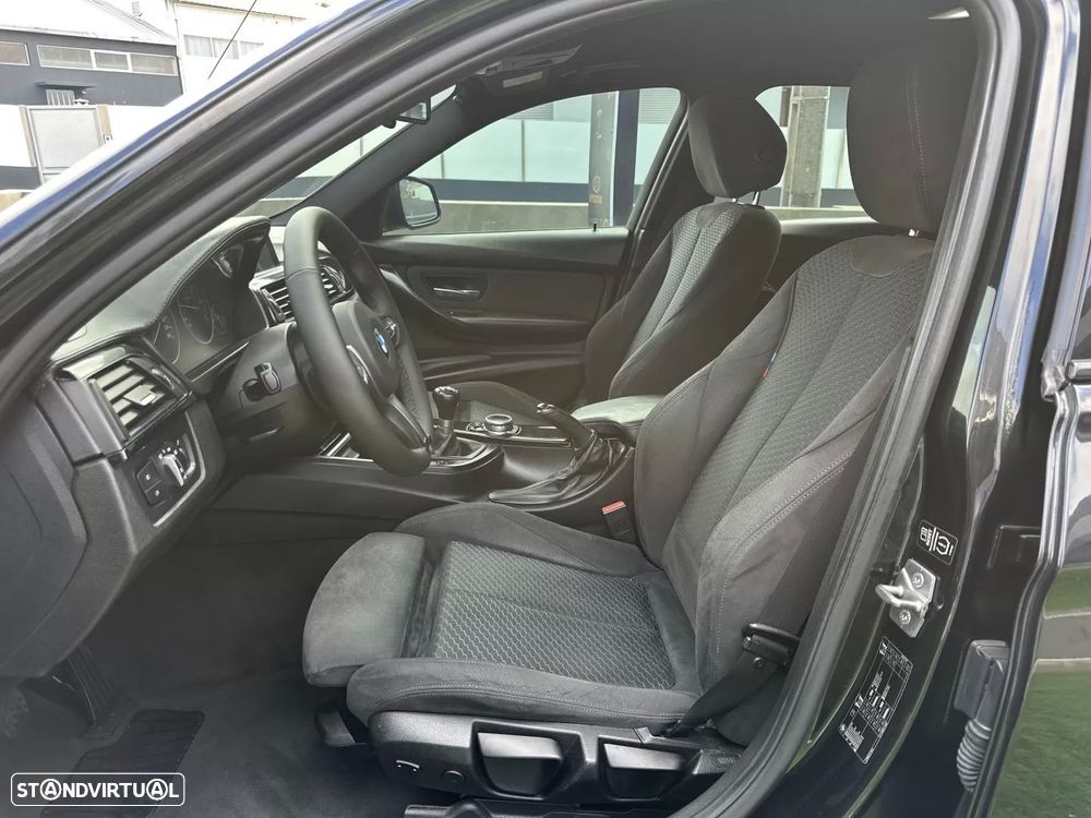 BMW 318 d Pack M - 25