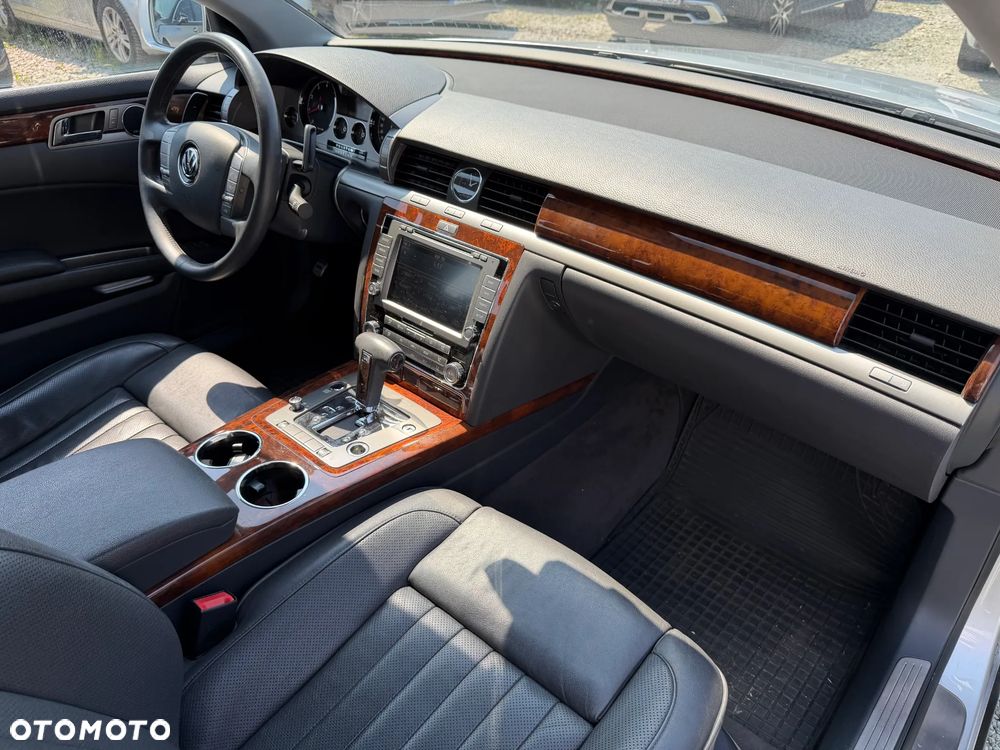 Volkswagen Phaeton 4.2 V8 4MOTION Automatik (5 Sitzer) - 38