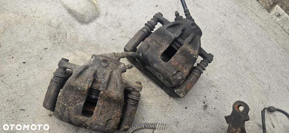 Zwrotnica piasta amortyzator sprężyna lewy prawy przód zacisk Citroen C3 I 1,6 benzyna 2002r - 4