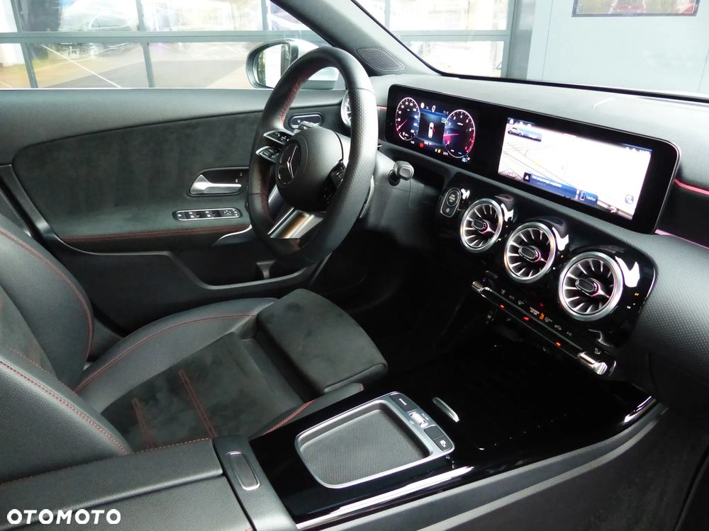 Mercedes-Benz Klasa A 200 AMG Line 7G-DCT - 18